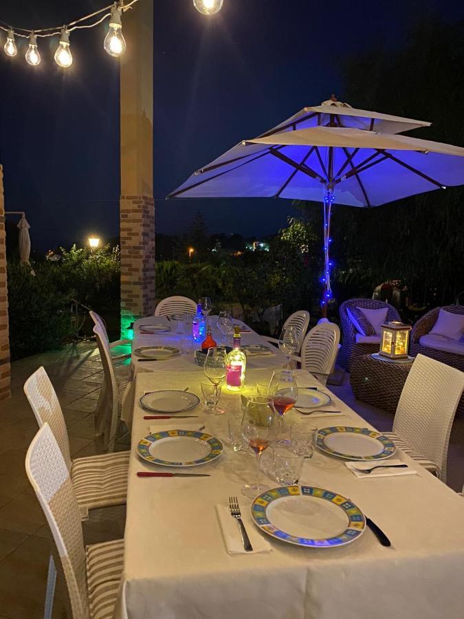 Ferienwohnung Breathtaking View Of Salento- Leporano Exterior foto